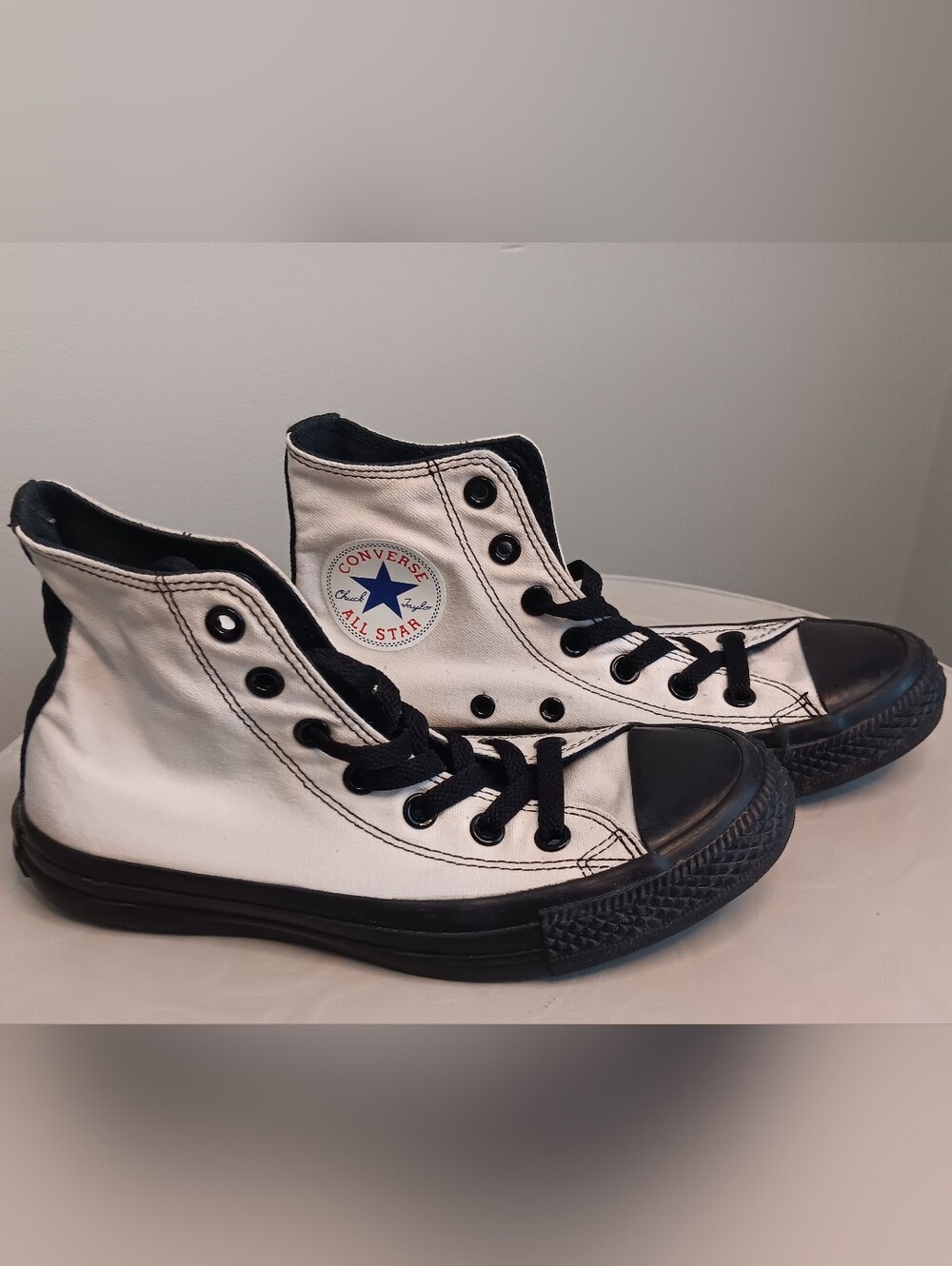 Converse Chuck Taylor All Star High Top -Model 146638C – Men’s 5 / Women’s 7